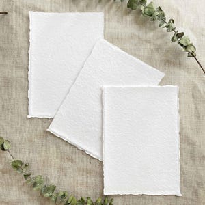 Premium White Handmade Card (vegan) - 200gsm Lightweight Card | Recycled Cotton Rag Card with Deckled Edges | A4 Sheets