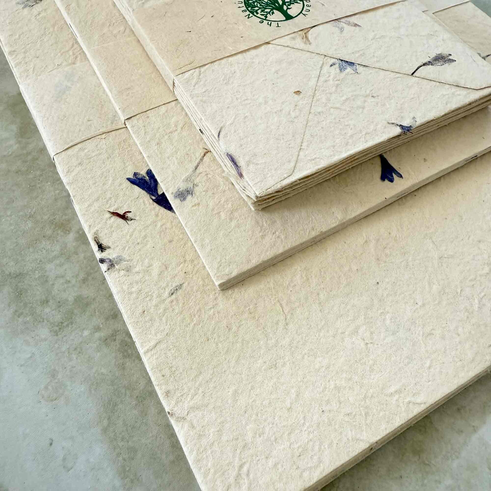 Sobres De Papel Lokta Hechos A Mano 5x7 Pulgadas - Con Pétalos De Aciano - Para Bodas, Invitaciones - Hechos En Nepal
