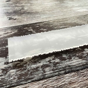 Righello per carta e cartoncino con bordo frastagliato / Righello con bordo frastagliato per tagliare carta e cartoncino fatti a mano / Strumento per ridimensionare carta e cartoncino fatti a mano