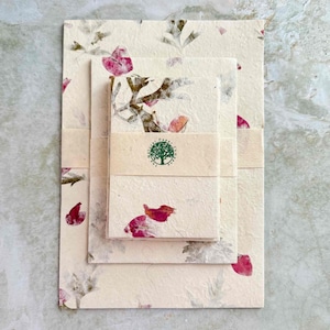 Nepalese Handmade Lokta Paper and Envelopes - Mugwort & Bougainvillea | Nepali Paper with Flowers