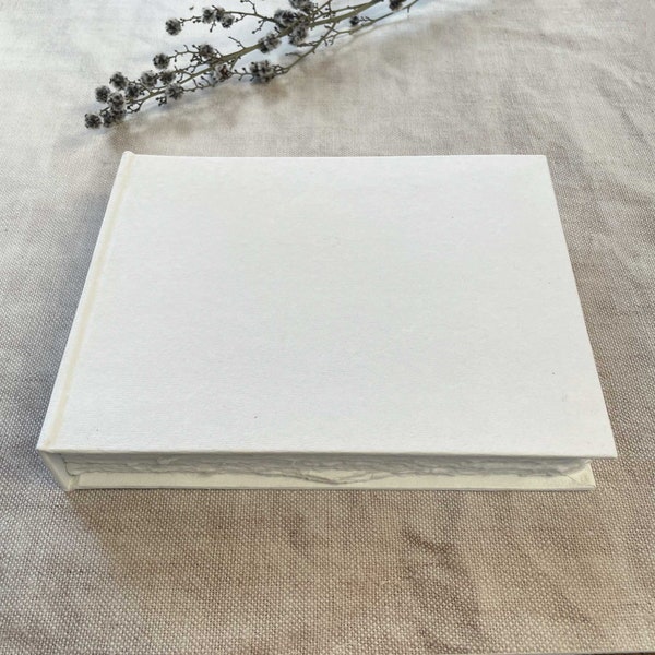 Carnet de notes blanc vierge fabriqué à partir de papier chiffon en coton fait main / Livre d'or vierge à couverture rigide avec pages en papier recyclé