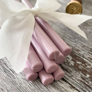 Bâton de cire à cacheter dans les ombres mauves | Cire pour sceaux et tampons en cire | Bâton de cire 11 mm lilas | Cire à cacheter pour pistolet à colle