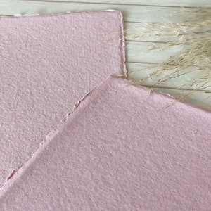 Vintage Rosa handgemachte Karte | PACKUNG MIT 5 BLÄTTER | Büttenrand Karte aus recycelten Baumwollfasern | Vegan | Baum Kostenlos | Säurefrei