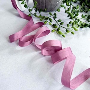Narrow Silk Closed Edge Ribbon in Mauve - 13mm | Fine habotai silk ribbon sold by the metre | Luxury ribbon for tags and decoration