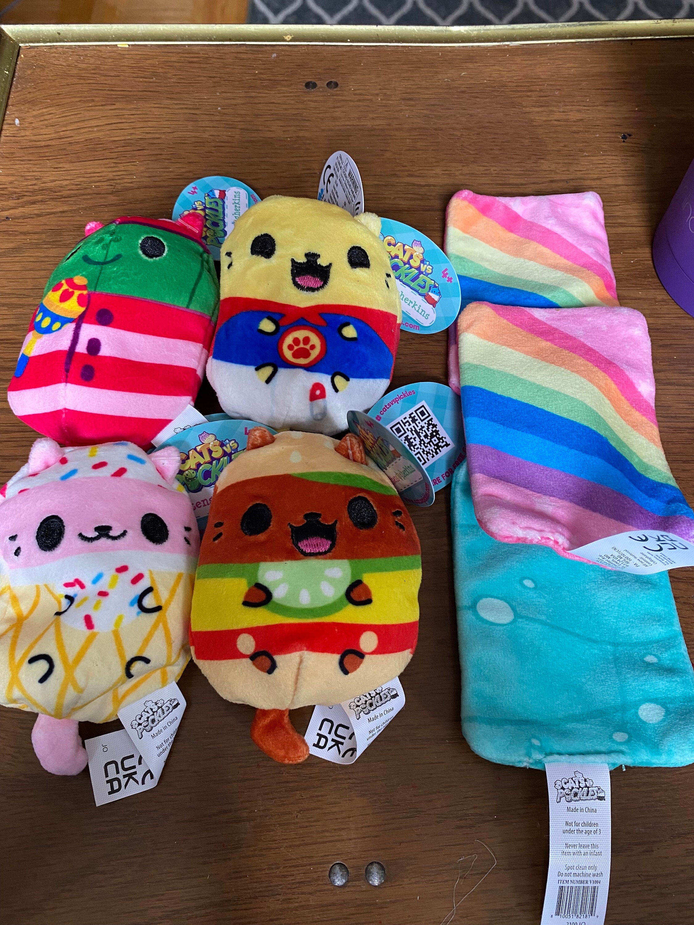 7 piece kittens Vs gerkins (cats/pickle bundle)!