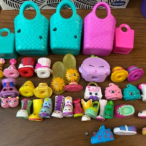 39 piece clothes/accessories shopkin bundle!