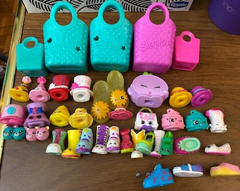 39 piece clothes/accessories shopkin bundle!