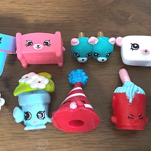 12 piece home/accessories shopkin bundle!
