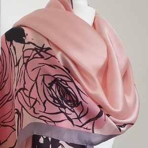 Sciarpa di lusso in 100% seta, sciarpa in seta rosa baby, regalo personalizzato per lei, biglietto regalo disponibile, sciarpa con stampa floreale, foulard da donna