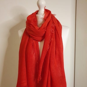 Effen bamboe rode sjaal, sjaal gemaakt in Italië, kerstsjaalcadeau, gepersonaliseerd cadeau voor haar, cadeaukaart beschikbaar, hoofddoek dames