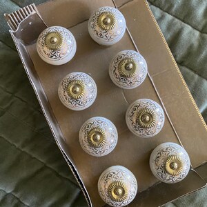 Vintage Ceramic Drawer Pull/knobs with gold/brass color accents afbeelding 7