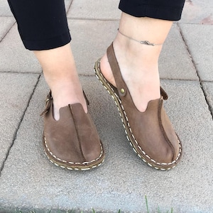 Grounding Womens Sandals, Handmade Barefoot Sandals, Minimalist Womens Sandals, Wide Claw, Mink Crazy Leather, Flat Flexible Leather Sole