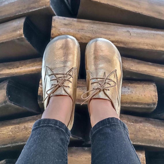 Barefoot Women Shoes, Copper Grounding, Natural Leather, Minimalist and Sustainable Unisex: Wide-Toe, Low-Heeled and Thin Soled, Gold Color