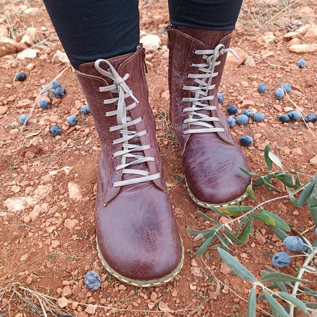 Handgefertigte Barfußstiefel aus Leder: Kupfererdung, breite