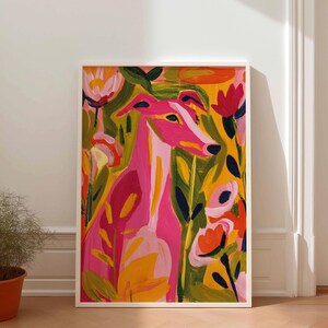 Peut inclure: Une impression d'art encadrée représentant un chien rose au milieu de fleurs colorées. L'œuvre utilise des coups de pinceau audacieux et des couleurs vives, notamment le rose, l'orange, le jaune et le vert, créant une esthétique joyeuse.