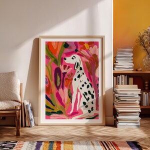 Puede incluir: Juego de tres tazas de cerámica color crema moteado. Cada taza presenta un diseño floral pintado a mano en tonos azules, verdes y amarillos. Las tazas tienen una forma simple y redondeada y un asa.