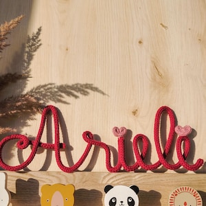 Targa personalizzata con nome – Decorazione da parete in filo metallico lavorato a maglia per cameretta dei bambini, regalo per baby shower, arte in corda fatta a mano