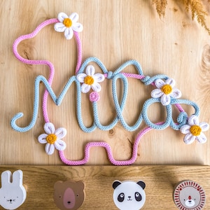 Personalized Dinosaur & Flowers Name Sign – Knitted Wire Wall Decor for Nursery, Baby Shower Gift, Handmade Rope Art