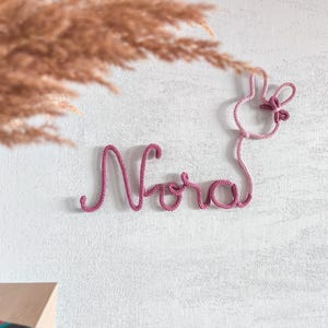 Letrero personalizado con nombre de conejo: decoración de pared de alambre tejido para habitación infantil, regalo para baby shower, arte de cuerda hecho a mano