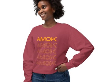 AMOK Sweatshirt mit Logo-Wiederholung | Hocus Pocus | Minimalistische Typografie, weißer Rundhalsausschnitt