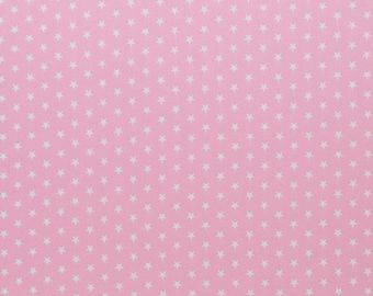 Könnte beinhalten: Ein rosa Stoff mit einem weißen Sternenmuster. Die Sterne sind gleichmäßig verteilt und haben ein einfaches, fünfzackiges Design.