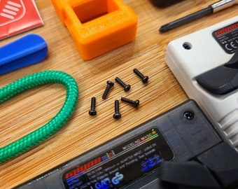Better black screws for Miyoo Mini, Mini +, Miyoo Flip and Miyoo A30