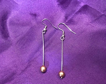 Boucles d'oreilles pendantes marron nacré