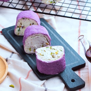 Lokum Sarma à la pistache authentique pâtisserie turque traditionnelle Double Pistache confiserie orientale prémium roulé poudre violette