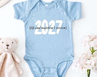 Body personalizado para anunciar el embarazo: Anuncio de embarazo de Taylor Fan