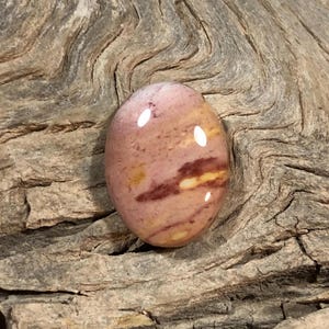 Mookaite Jasper cabochon