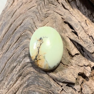 Lemon Magnesite (Yellow Chrysoprase) cabochon