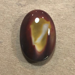 Mookaite Jasper cabochon