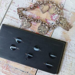 Pulsera vintage de plata de ley Disney con dije de Mickey y Minnie Mouse enamorados, 16 g imagen 10