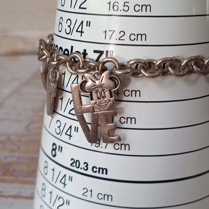 Pulsera vintage de plata de ley Disney con dije de Mickey y Minnie Mouse enamorados, 16 g imagen 4