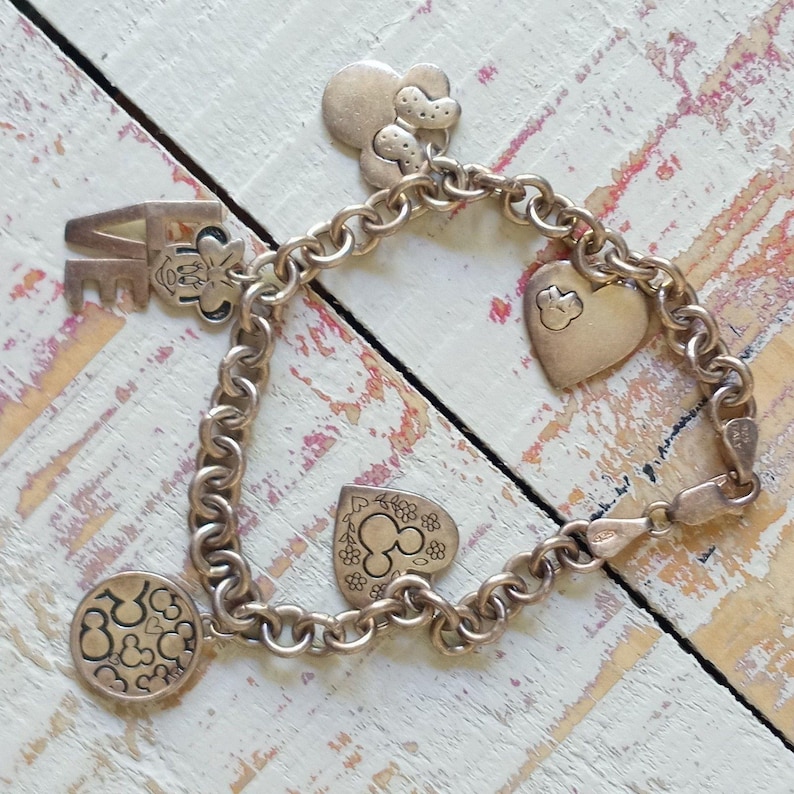 Pulsera vintage de plata de ley Disney con dije de Mickey y Minnie Mouse enamorados, 16 g imagen 1