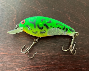 Vintage Green and Black Spotted Crank Fishing Lure with Short Bill, No Box “ Used”