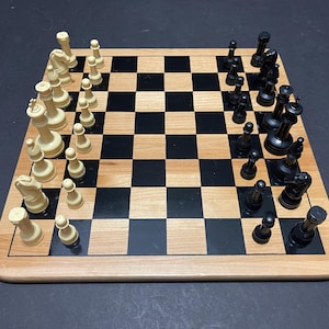 SIMPLE CHESS SET