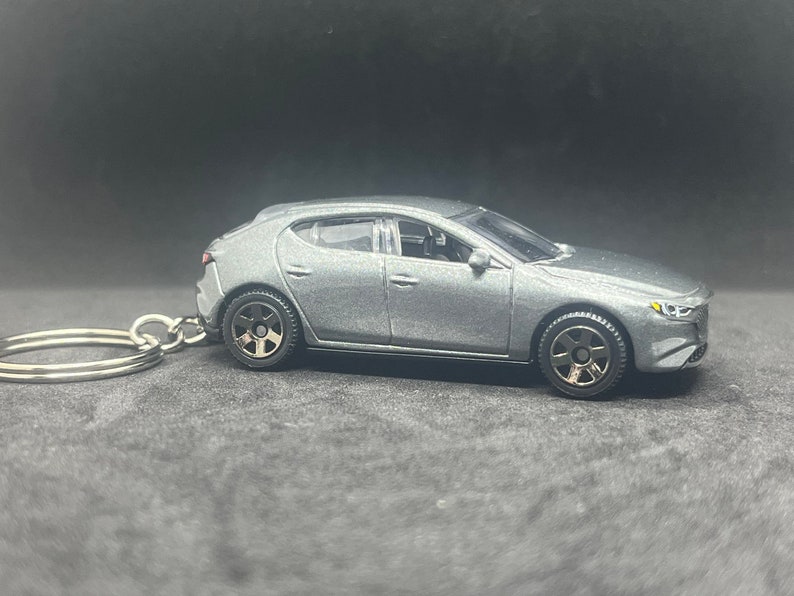 2019 Mazda 3 Neuheit Schlüsselanhänger aus 1:64 DieCast Modellauto Bild 7
