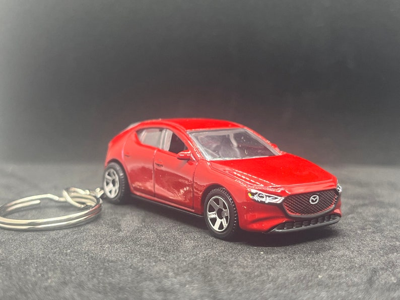 2019 Mazda 3 Neuheit Schlüsselanhänger aus 1:64 DieCast Modellauto Bild 4