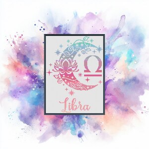 Peut inclure: Un motif de point de croix représentant une lune croissante avec une fleur de lotus et le symbole du zodiaque de la Balance. La lune est décorée de motifs floraux et d'étoiles. Le mot "Balance" est écrit sous la lune.