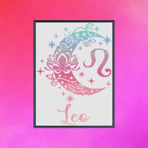 Puede incluir: Un patrón de punto de cruz de color arcoíris de una luna creciente con una flor de loto y el símbolo del zodíaco de Leo. La palabra "Leo" está escrita debajo de la luna.