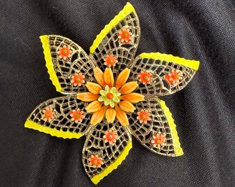 Broche Pendentif Vintage Jade Vert Sculpté Papillon Corail Perle Doré