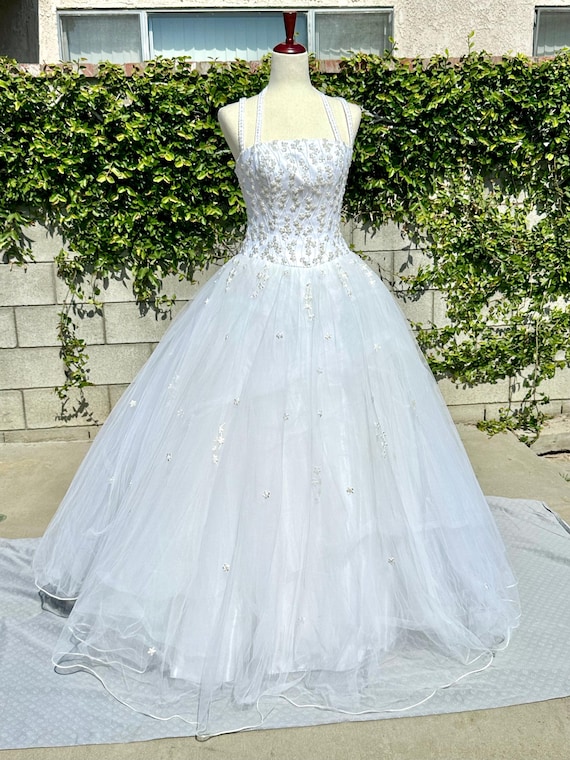 halter top princess wedding dress Vintage Morilee Designer Full Bell Ball Gown Style, Natural Slimming Waist, Tulle Skirt, Size 6 glosku:99BMSM