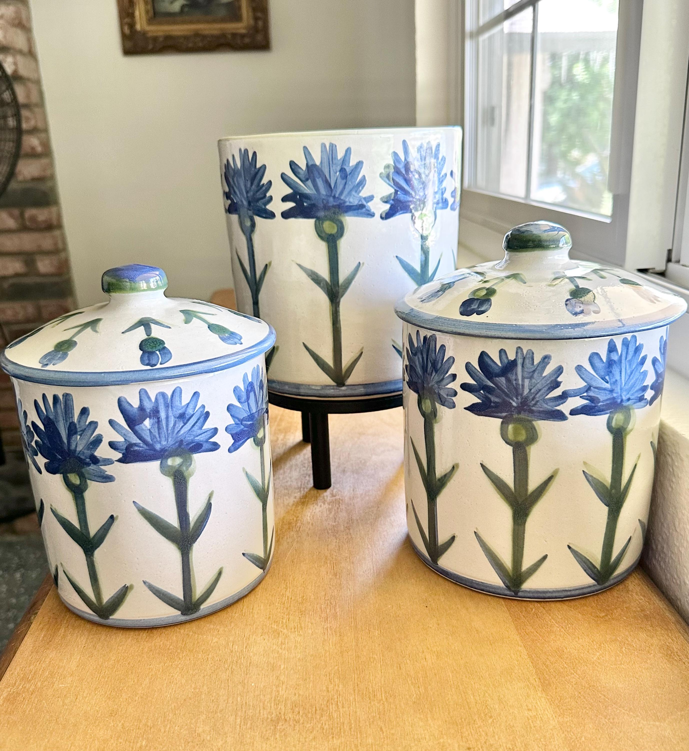 Louisville Stoneware Blue Cornflower or Bachelor Button Pattern