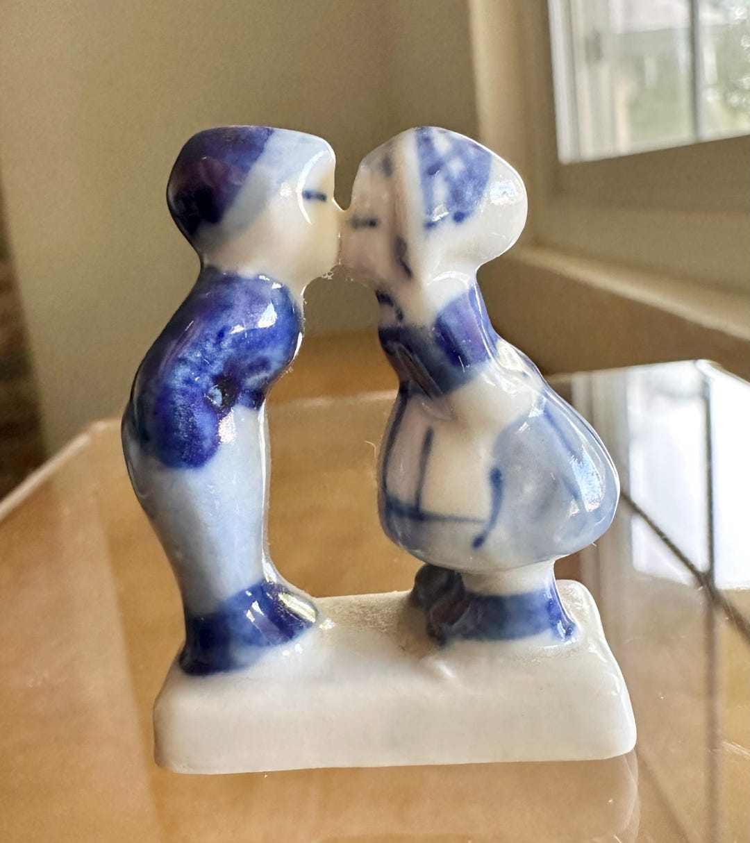 Delft Blue and White Miniature Dutch Kissing Boy and Girl Couple ...