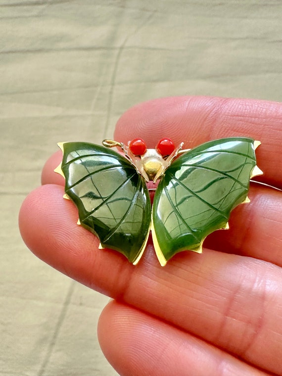 Vintage Bright Green Jade and Gold Tone Butterfly… - image 1