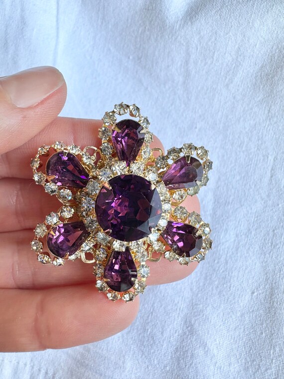 Merdia Fancy Vintage Style Brooches Pin Created Crystals Brooch for Women with Purple Created Crystal