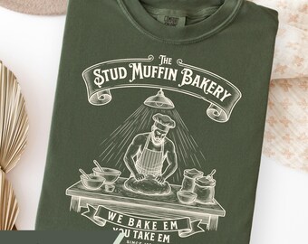 Funny Shirts Comfort Colors Stud Muffin Bakery Tee Cute Baking Humor Shirt Gift for Bakers Funny Muffin Pun Graphic Tshirt