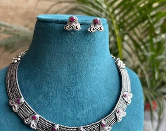 Set di choker in argento ossidato, pietra di smeraldo, gioielli indiani con orecchini