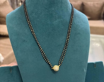 Mangalsutra in zircone placcato oro: collana di perline nere indiane